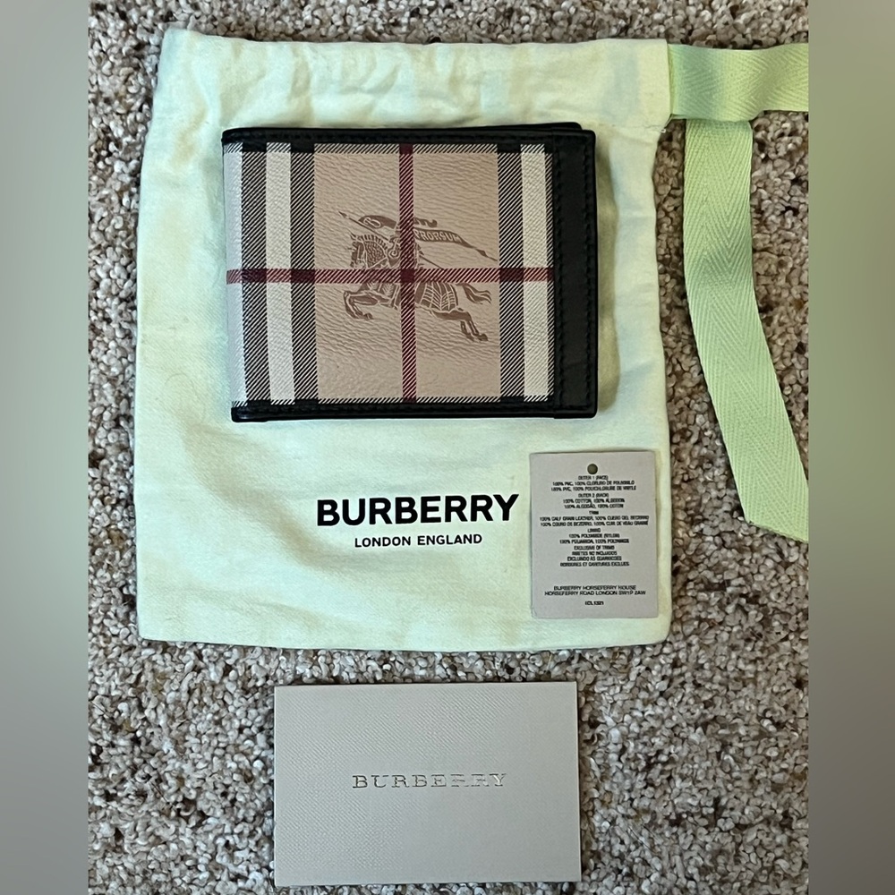 Like New Burberry Bifold Wallet